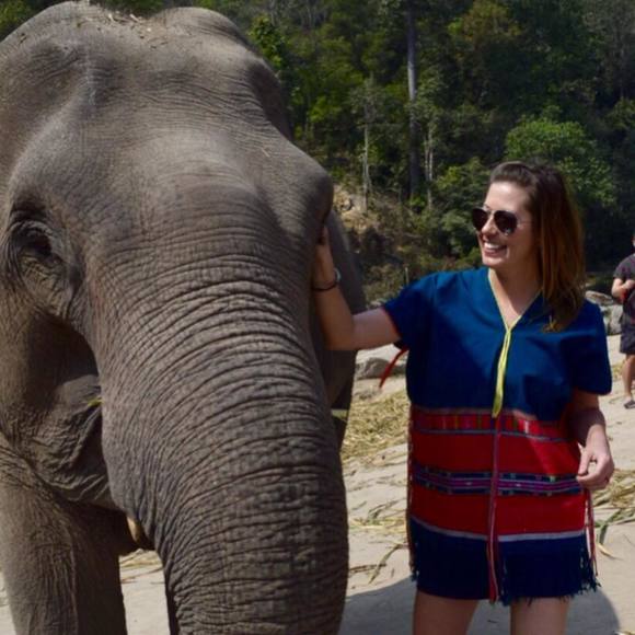 Meet your Posher, Kendra - Picture 2 of 2